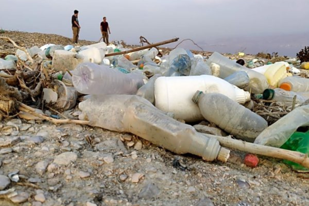 Read more about the article Plastic Waste and the Dead Sea