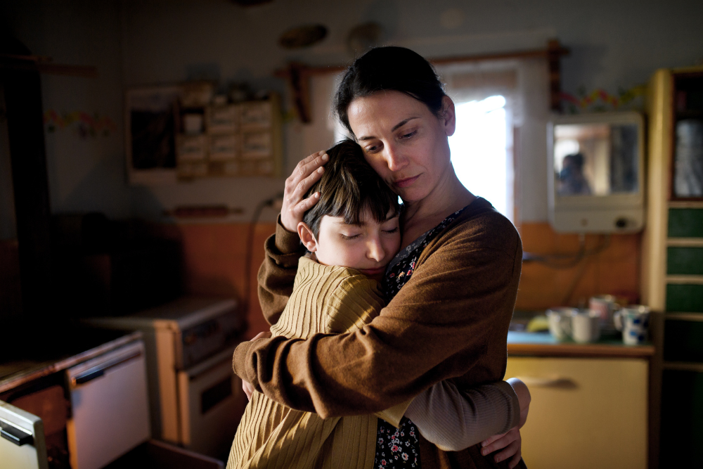 Mother, Child, Family, Hugging, Indoors, Poverty Concept